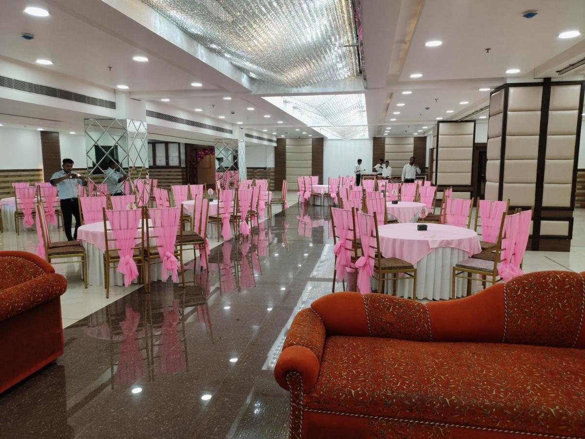Hotel Nj Portico à Dehradun Extérieur photo
